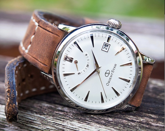 У 1951 році випускається перша модель годинника під ім'ям Orient - Orient Star, яка випускається донині