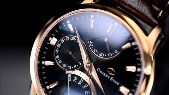 Закріпивши свою позицію надійного і доступного виробника годинників в Японії, Orient виходить на міжнародний ринок, створюючи все більш нові і революційні для свого часу моделі наручних годинників