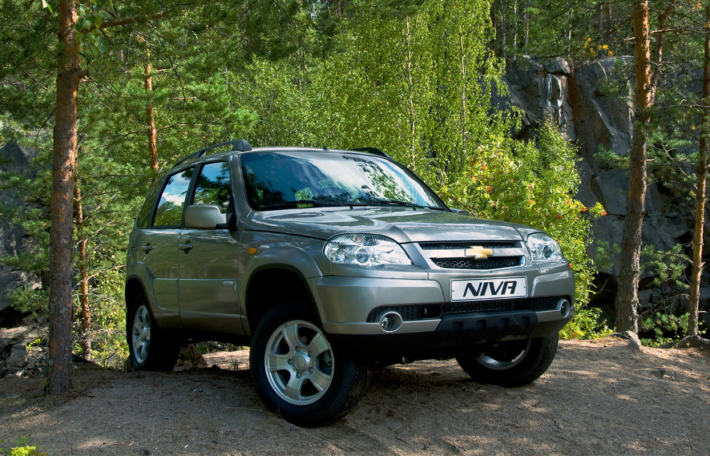 Побудований на тих же вузлах і агрегатах, що і Лада 4 × 4, кузов Chevrolet Niva розроблений в італійському ательє Bertone