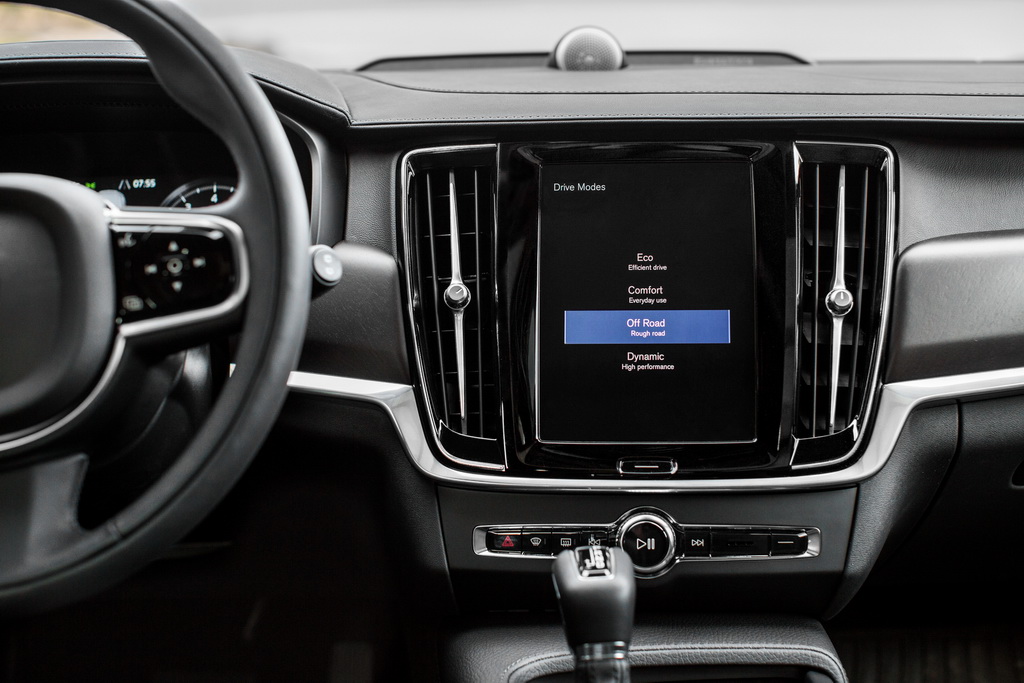 Але заради небагатьох встановлювати підрульові перемикачі не стали: хочеш перемикатися самостійно, роби це важелем