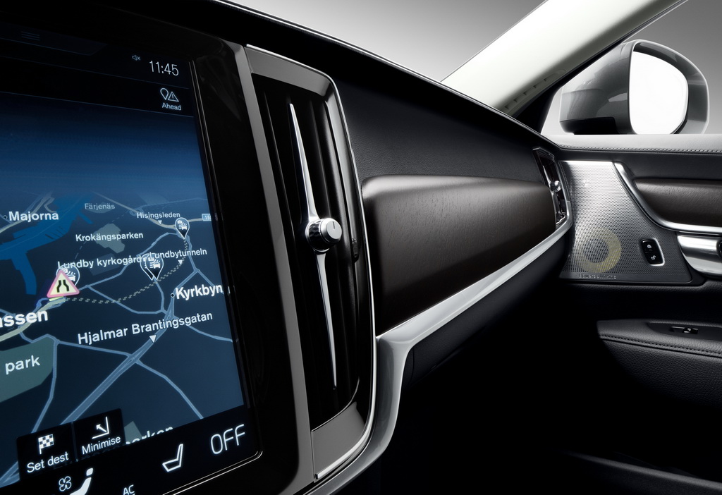 Металеві або дерев'яні вставки - немов елементи масивних картинних рам