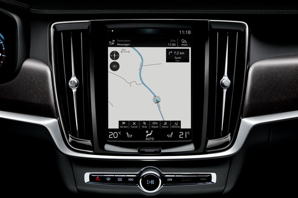 Тому під час тест-драйву я весь час намагався потрапити за кермо саме такої машини