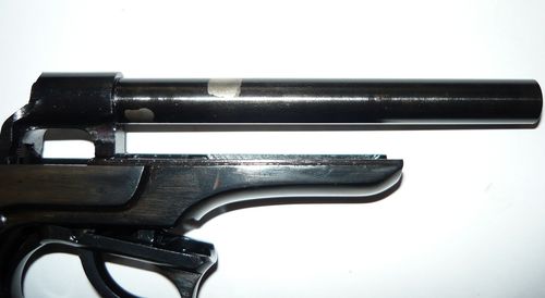 Для того що б травматичний пістолет МР-355 не міг стріляти боєприпасами з твердої кулею або ж патронами з кінетичної енергією кулі перевищує допустиму, в каналі ствола зброї встановлено два «зуба» висота яких більше половини діаметра каналу ствола
