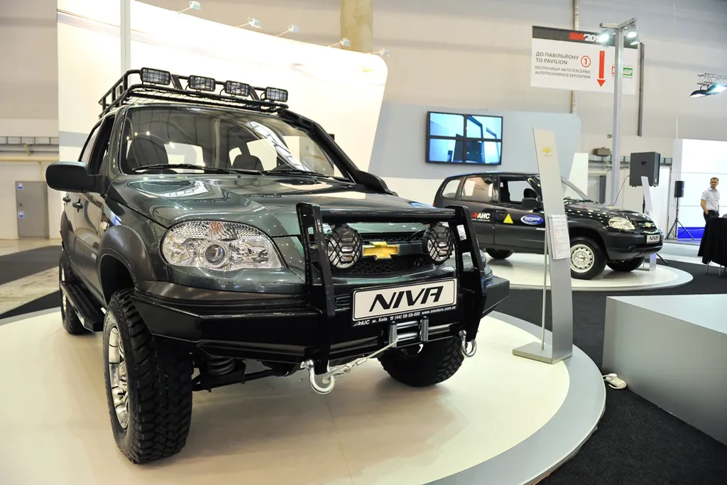 Нова позашляхова екіпірування для автомобіля Chevrolet Niva була вперше показана в нашій країні на недавно минулому автошоу   SIA 2012