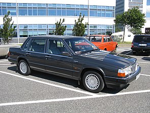 Volvo серії 700   Виробник   Volvo Cars   роки виробництва   +1982   -   одна тисяча дев'ятсот дев'яносто дві   (Випущено 1430000 од