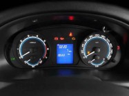 У деяких комплектаціях на автомобілі серійно встановлюють кондиціонер з системою клімат-контролю, підігрів не тільки заднього, а й лобового скла, електросклопідйомники як передні, так і задні, датчик світла і дощу, дзеркала з підігрівом і електроприводом