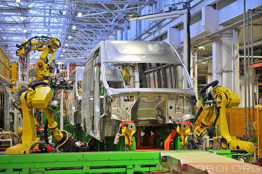 Фургони повною масою 2,8 тонни, які прийдуть на зміну «Соболю», будуть випускатися у версії H2L1 довгою кузова - 5031 мм і висотою - 2300 мм і версії H3L1 з довгою - 5031 мм і висотою - 2676 мм