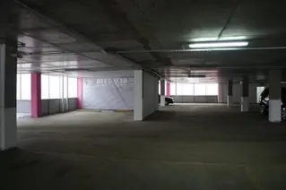 Багатоярусна парковка на вул