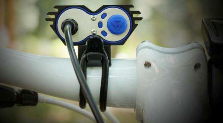 При цьому він так і залишився звичайним ліхтарем у вузьких колах дизайнерів і хлопців з аеродинамічній лабораторії