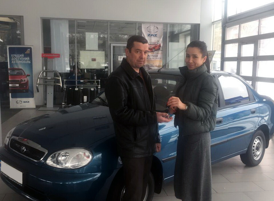 У лютому він отримав новий ЗАЗ Сенс і, як він сам сказав, тепер дуже задоволений цією подією