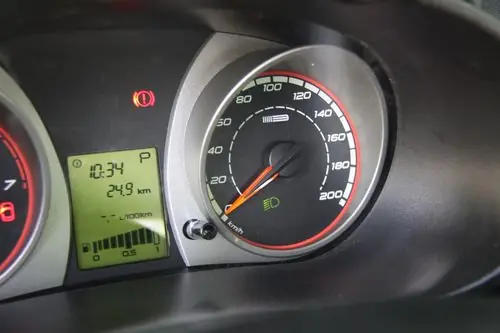 Але це непринципове уточнення: спідометр на Калині Грант дуже точний і навіть у верхній частині шкали його похибка (на 14-дюймових колесах) не перевищує 4-5 км / год