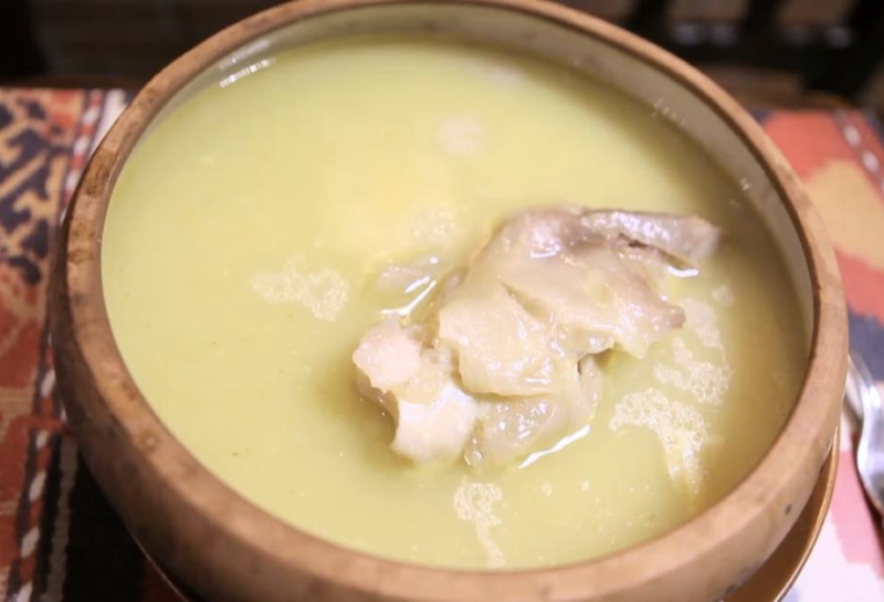 Сьогодні розповідаємо, як приготувати хаш, причому справжній, вірменський, від першої ложки якого охоплює первісний жар і здається, ніби ти заново народився на світ