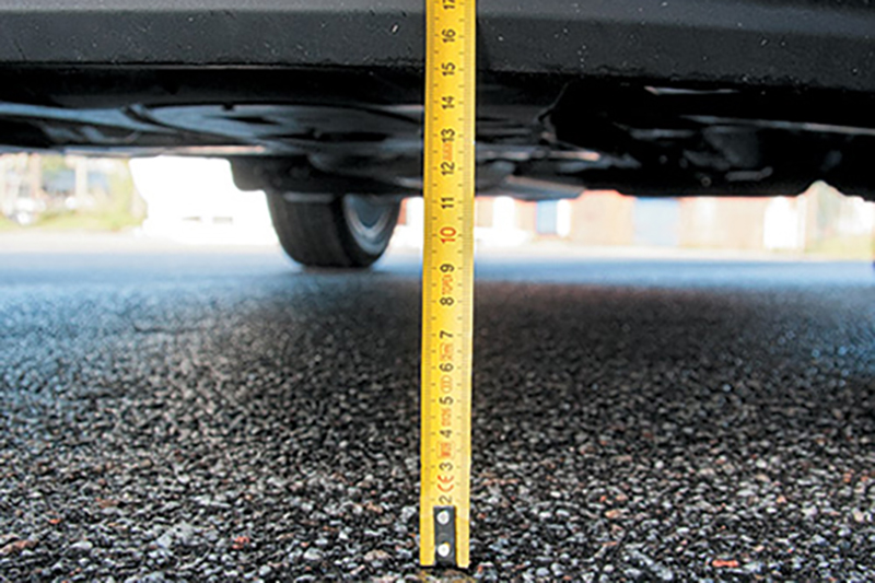 Якщо ви хочете виміряти кліренс свого автомобіля, то краще почати саме з цієї точки