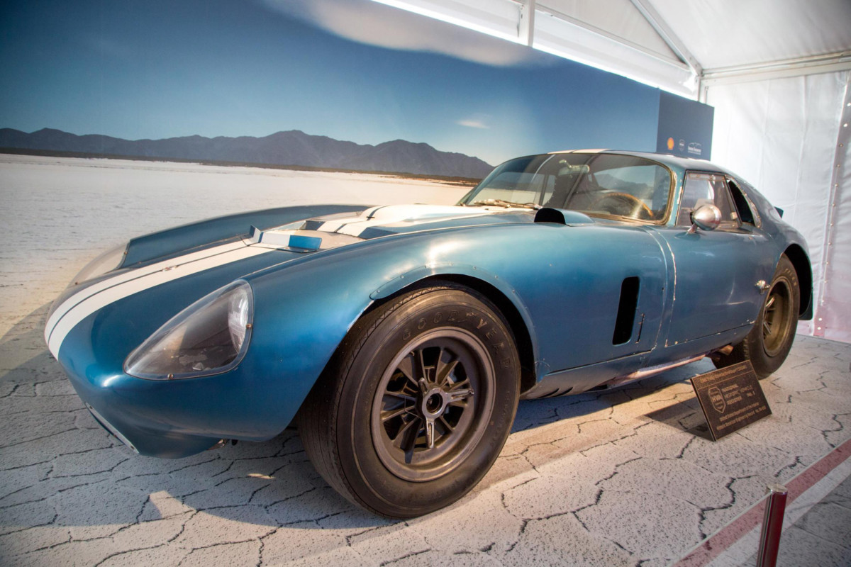 Всього випущено тільки шість купе Shelby Cobra Daytona 1964 року
