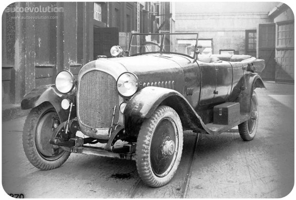 Maybach Typ W1 Testwagen 1919   Перший експериментальний автомобіль компанії, Maybach W1, з'явився ще в 1919 році