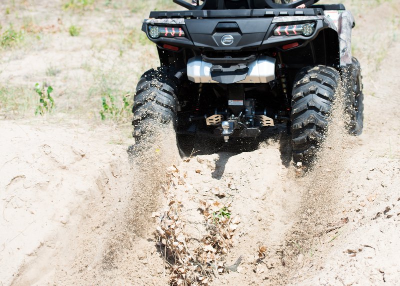 Квадроцикл також вельми маневрений, адже радіус його розвороту невеликий - всього 3,5 м