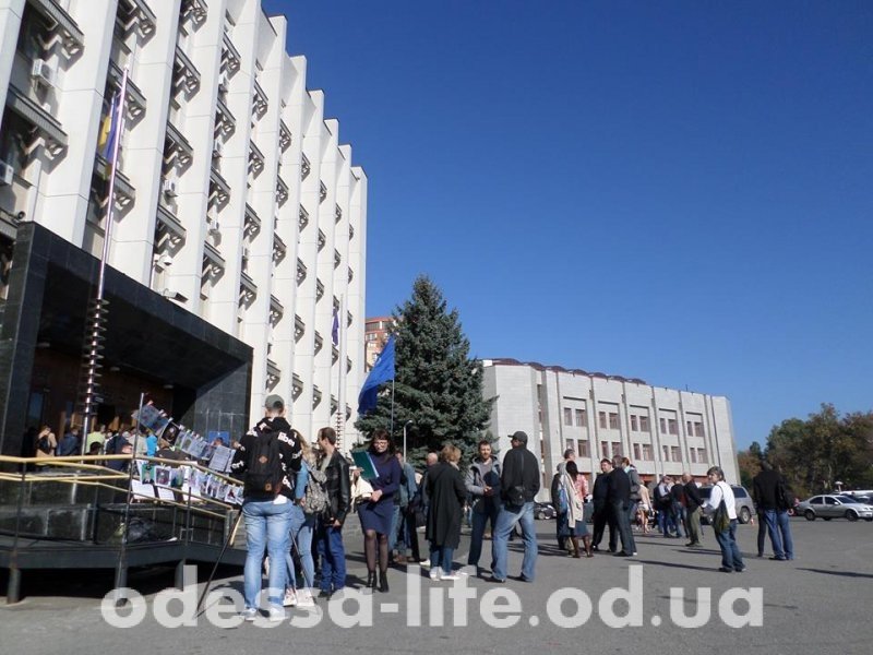 У свою чергу, після пожежі в   дитячому таборі «Вікторія»   серйозно загострилися відносини між главою обладміністрації Максимом Степановим і мером Геннадієм Трухановим - настільки, що вони перестали розмовляти між собою і перевели спілкування в сухий формат офіційного листування, якщо вірити неофіційним джерелам