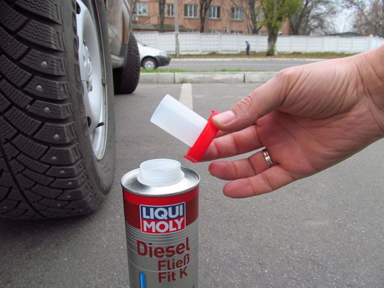 Загалом, така паливна присадка не дає солярці загуснути і помутніти, а також дозволяє зберегти всі властивості палива при низьких температурах