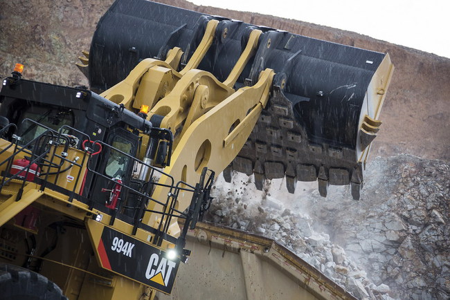 У продаж навантажувач Сat 994K надійде не раніше першого кварталу 2016 року