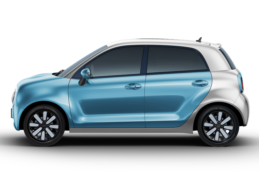 Про це компактному сіті-каре   ми розповідали раніше   , Але тепер з'явилися більш детальні технічні характеристики і нова ціна, яка набагато нижче озвучених раніше 14 тис доларів - адже є ще і пільги