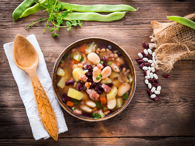 Перші страви з квасолі: простий квасолевий суп