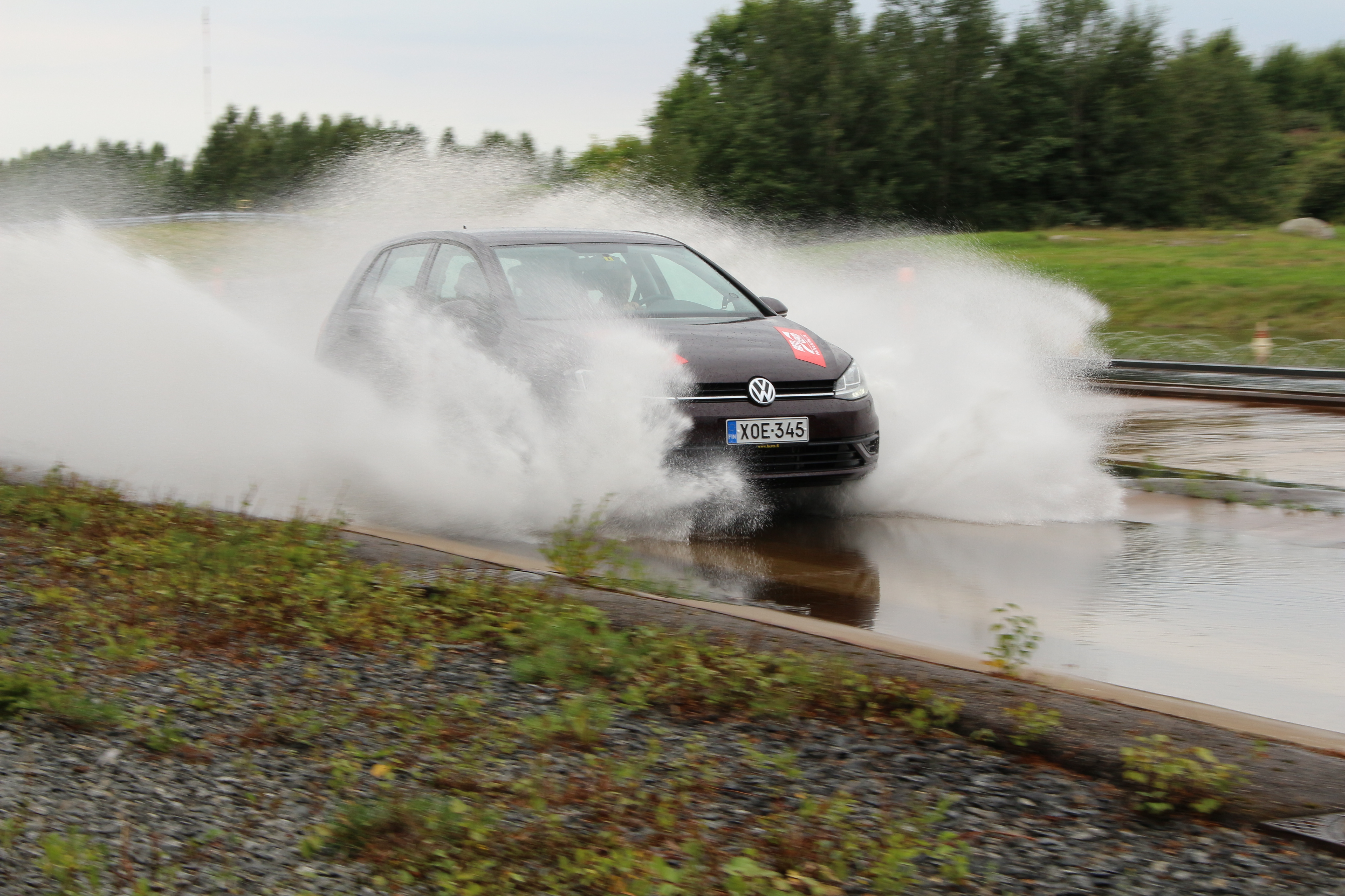 І вся ця додаткове навантаження передається на амортизатори, кульові опори, сайлент-блоки, стійки і втулки стабілізаторів