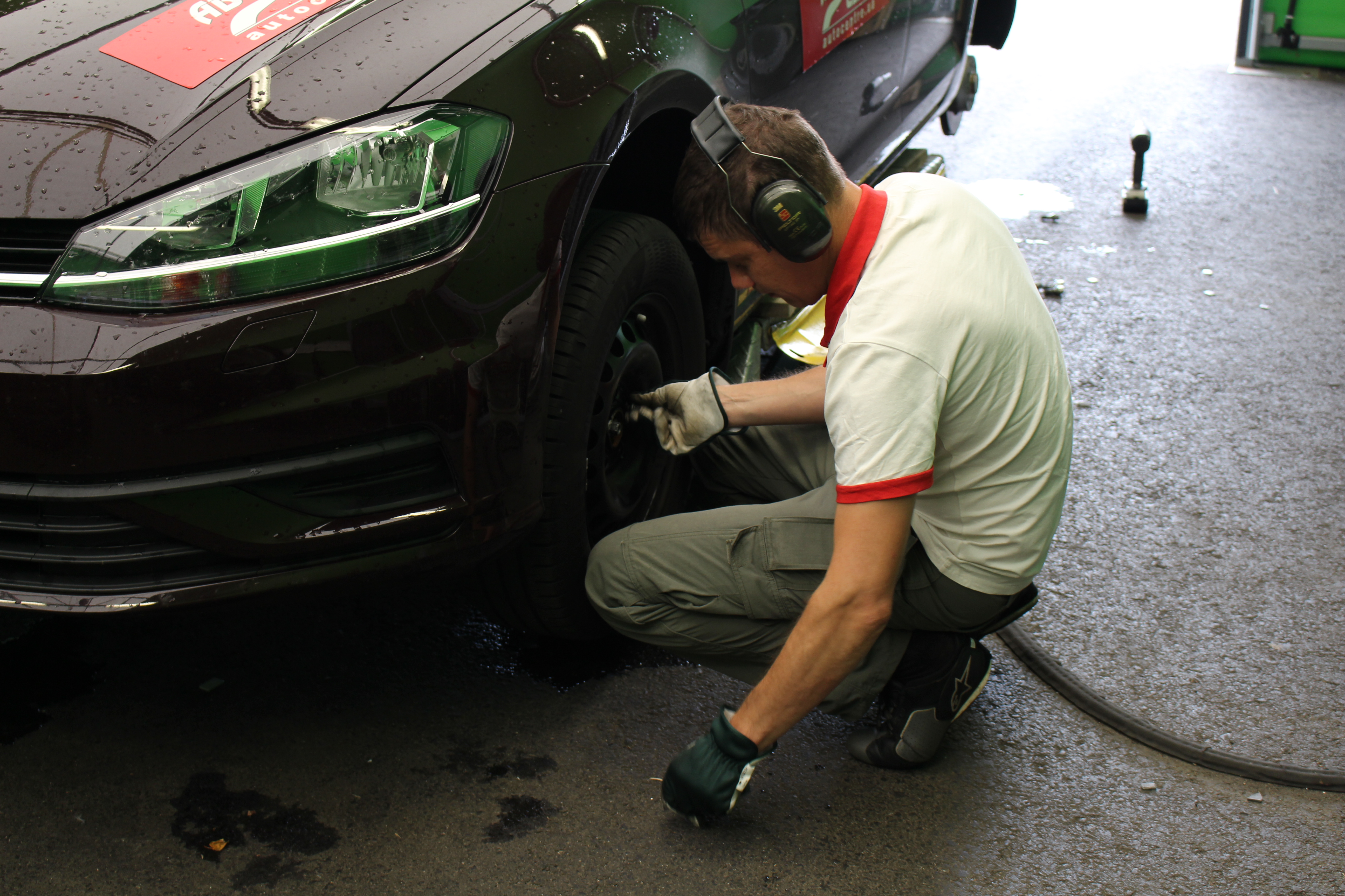 Найекономічнішою шиною в цьому тесті оказалсь Goodyear EfficientGrip Performance, яка за нашим досвідом тестів шин і в інших розмірах - завжди в числі кращих за рівнем опору коченню