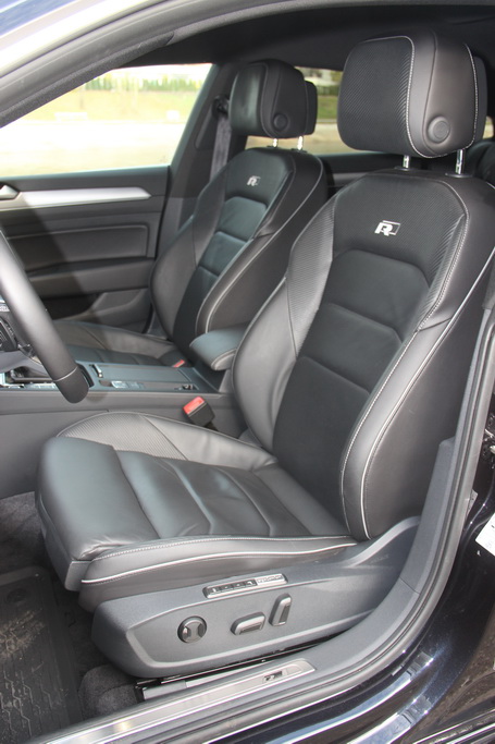 Коробка вже дозволяє двигуну викручуватися до упору і включає наступну передачу на кордоні червоної зони тахометра з невеликим ривком