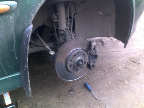 Головне, не забувати проводити профілактичні методи - змащувати направляючі супортів