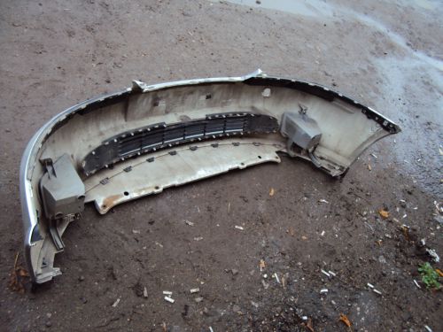 Ситуацію також рятують постійно приганяються з закордону авто на розбирання