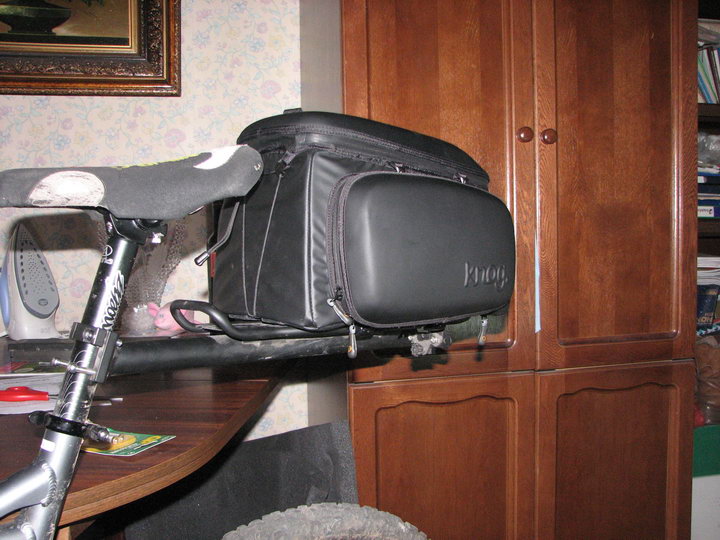 Мотузочок фіксується звичайної фурнітурою з пружинкою