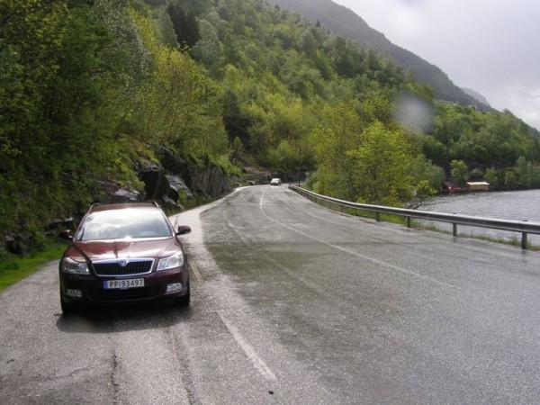 Йти в автомайстерню і витратити багато сил, грошей і часу