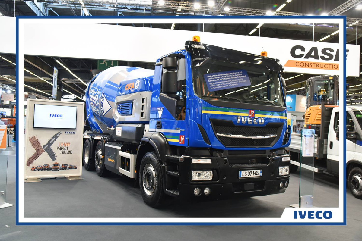 Це перша машина з газовим двигуном CNG, оснащена 8-ступінчастою автоматичною коробкою передач