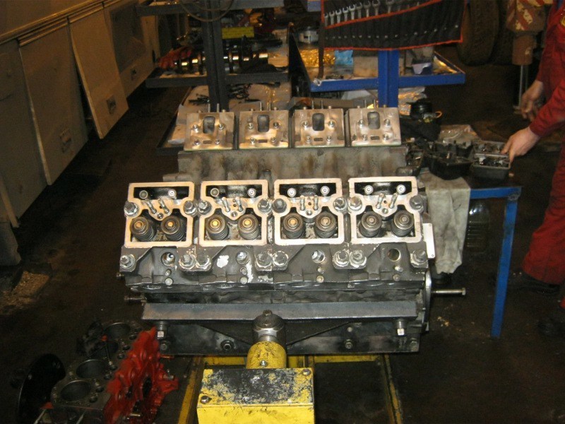 Вид послуги ремонту вантажного двигуна Вартість Заміна турбіни (ТКР, турбокомпресор) 3500 руб
