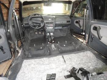 Головне завдання, яке виконує шумоізоляції в салоні автомобіля - це зниження чутності звуків, що видаються двигуном, вітром, інших сторонніх шумів