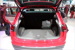 Таким чином, можна віддати перевагу або простору сідоків, або багажника