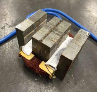 Основною складовою частиною будь-якого зварювального апарату, що використовує електричний струм для процесу термічного з'єднання різних металів, є силовий трансформатор, якщо не враховувати сучасні електронне инверторное зварювальне обладнання