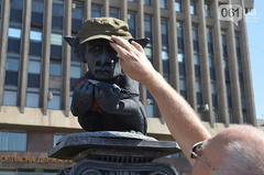 Сподіваюся, ця скульптура стане головною міською визначною пам'яткою , - розповів запорожець Максим Дрозденко, що його зробила  ідея створення такого пам'ятника