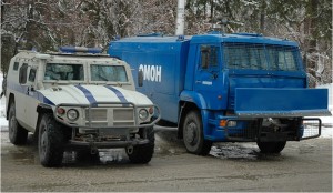 Хто може сказати, що Російська всюдихід схожий з Hummer - ом, можливо, але сказати про копіювання американської машини   було б не справедливо, просто даний клас позашляховиків передбачає деяку схожість, яке можна порівняти зі схожістю UAZ Hunter і Land Rover Defender