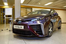 Toyota Mirai, фото: Архів Всесвітньої конвенції з водневим технологіям   Мотор водневого автомобіля працює майже безшумно