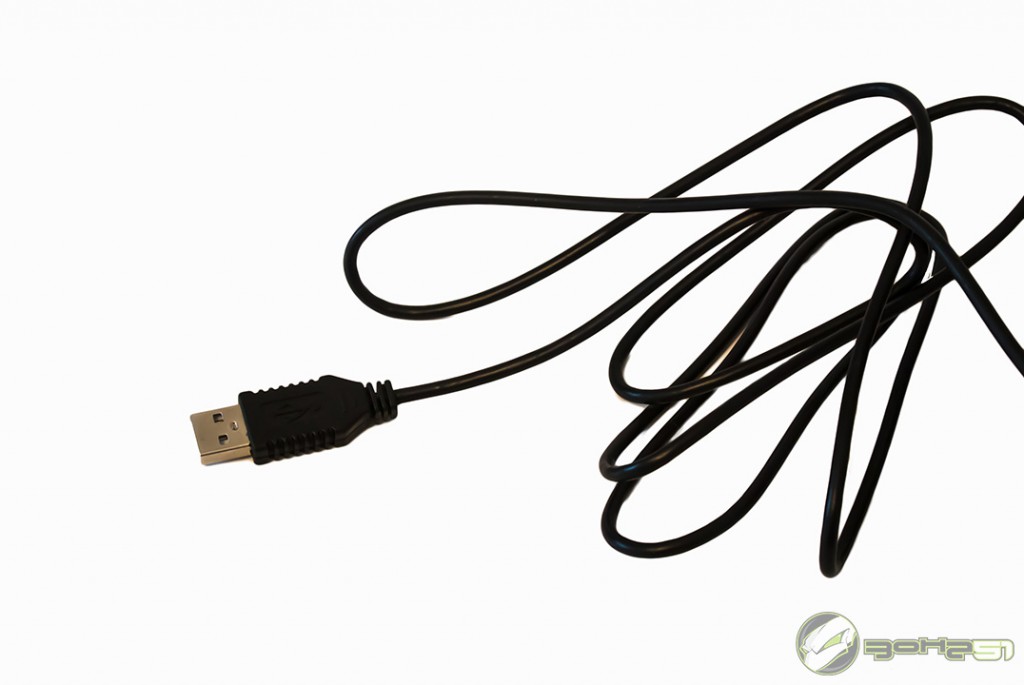 Пристрій підключається до ПК за допомогою 1,5 метрового USB кабелю