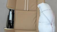 Новинки являють собою бічну 3D-подушку безпеки і Inward Side Impact Airbag (SIAB) - подушку, дія якої спрямована не на людину, а на елемент кузова, наприклад двері