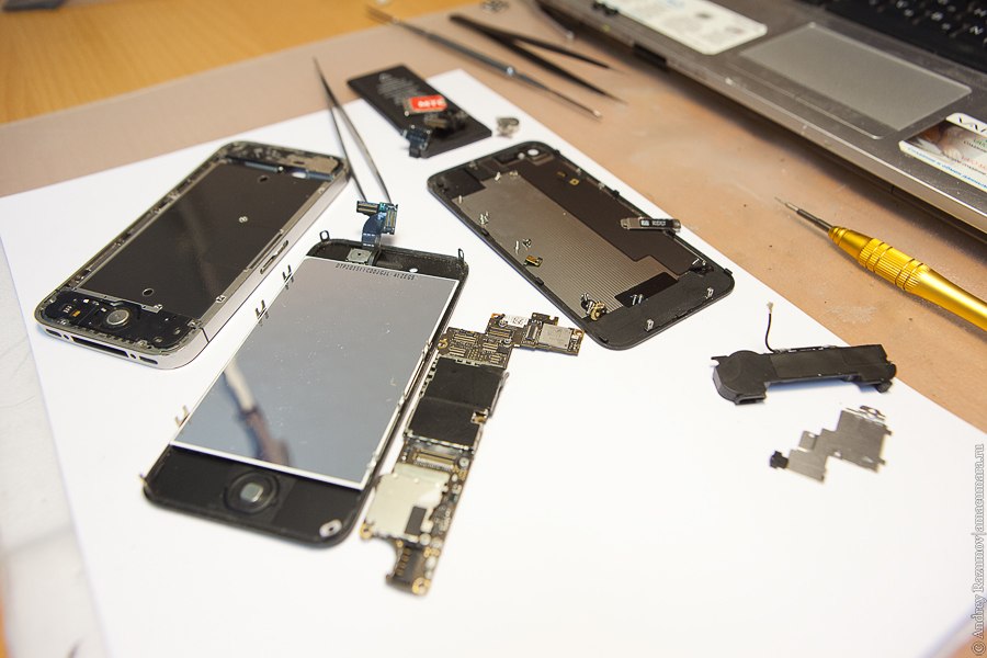 Покажу, як розібрати iPhone 4S, на прикладі невдало відремонтованого Apple iPhone