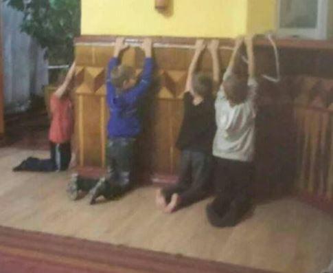 У санаторії на Хмельниччині вихователь бив ногами дітей і змушував їх стояти на колінах